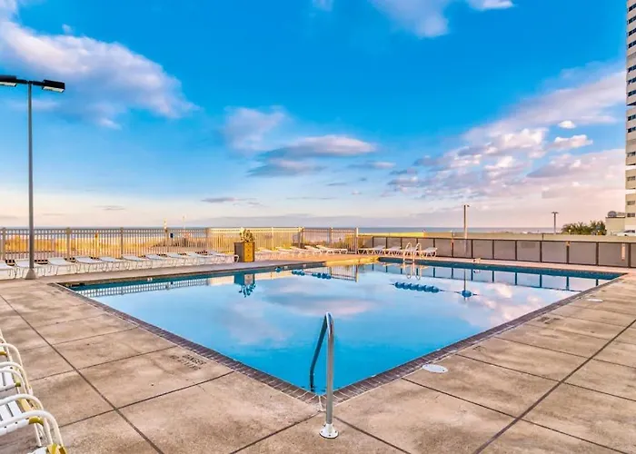 Holiday home Splendid Beachfront With Balcony Views Pool Gym Tennis Ac & Sauna *