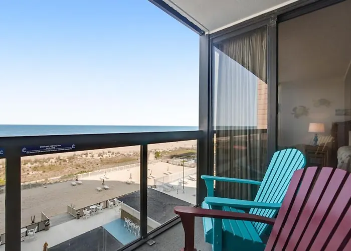 Splendid Beachfront With Balcony Views Pool Gym Tennis Ac & Sauna Holiday home