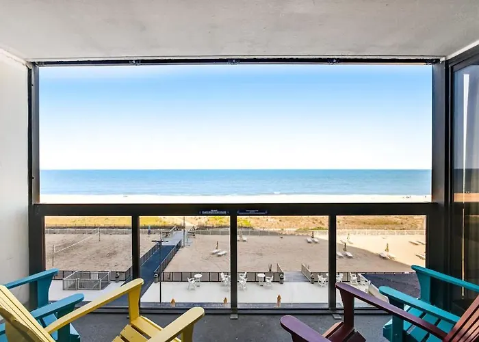 Holiday home Splendid Beachfront With Balcony Views Pool Gym Tennis Ac & Sauna *