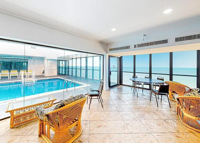 Splendid Beachfront With Balcony Views Pool Gym Tennis Ac & Sauna *