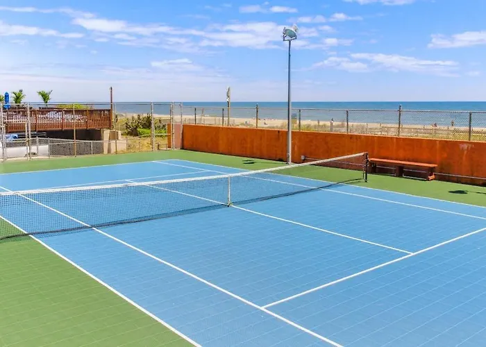 Holiday home Splendid Beachfront With Balcony Views Pool Gym Tennis Ac & Sauna Ocean City
